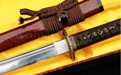 Your complete guide to katana swords in the UK. Learn about katana curvature (sori), craftsmanship, UK laws, and where to buy authentic Japanese swords.