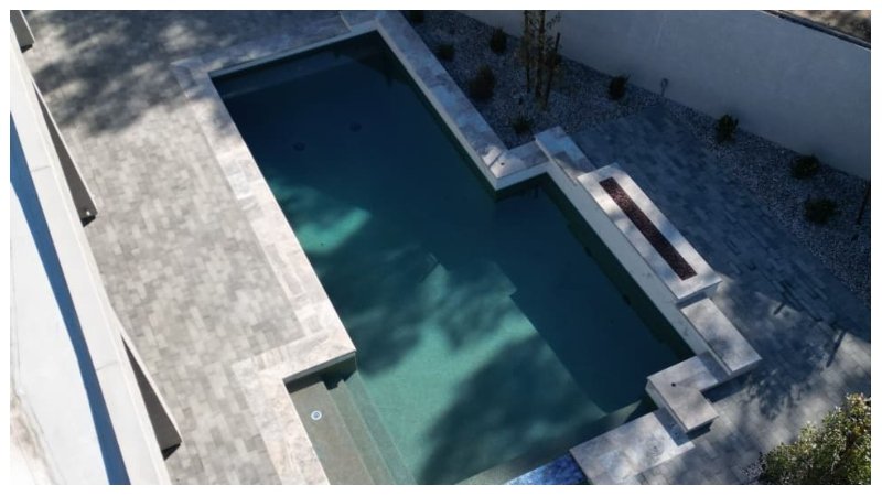 Custom Swimming Pools